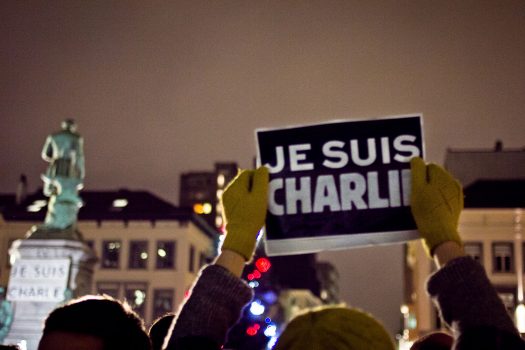 Photo of Paris man holding up Je Suis Charlie sign
