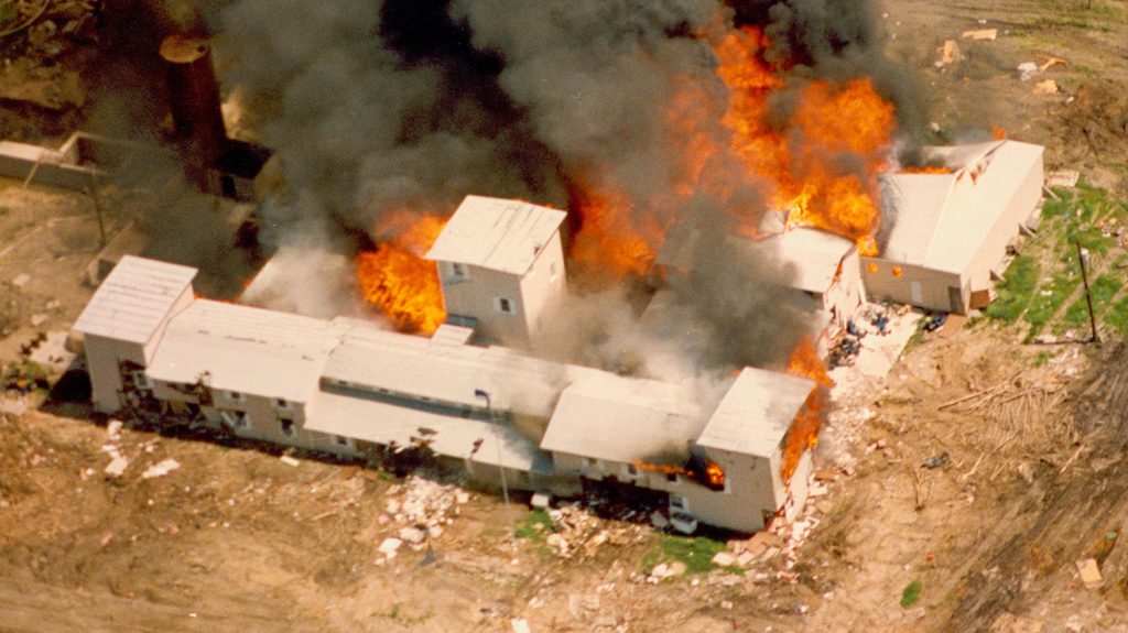 Fire breaks out at the Waco siege