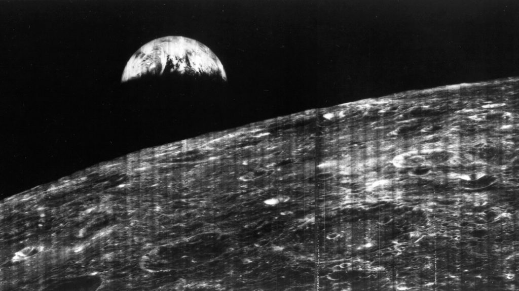 The Earth seen from the Moon by Lunar Orbiter 1